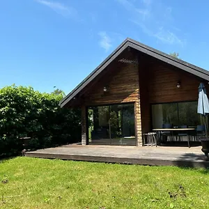  Chalet Les Pieds Dans L'eau Aiguebelette